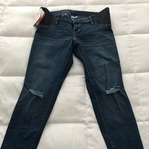 Distressed maternity Jeans